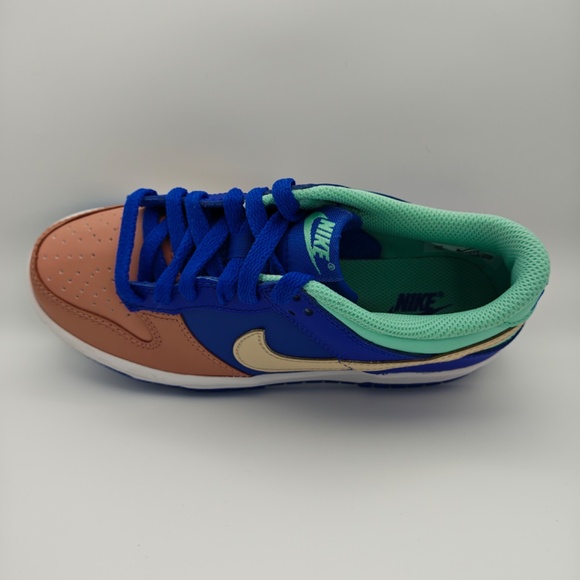 NIKE DUNK LOW SE HYPER ROYAL - Picture 8 of 8